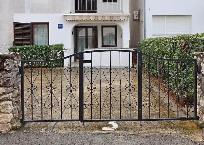 With Parking Space Vantacici, Krk - 18476 Lägenhet *